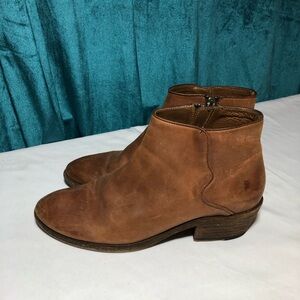 Frye Carson piping ankle booties womens 8.5 side zippers rounded toe western